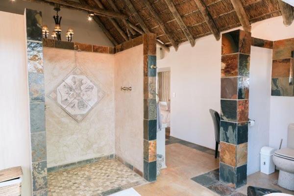Tshukudiba Game Lodge Tom Burke Extérieur photo