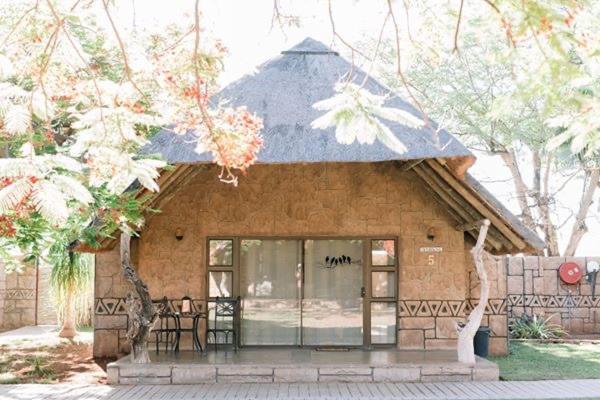 Tshukudiba Game Lodge Tom Burke Extérieur photo